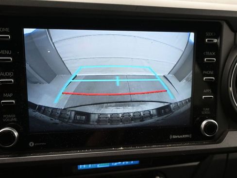 Used 2022 Toyota Tacoma TRD Sport image 15