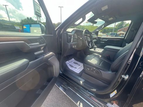 Used 2024 GMC Sierra 1500 Denali w/ Technology Package AWD/4WD image 18
