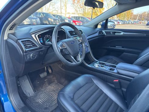 Used 2017 Ford Fusion SE w/ Equipment Group 201A image 11