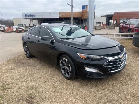 Used 2023 Chevrolet Malibu LT image 2
