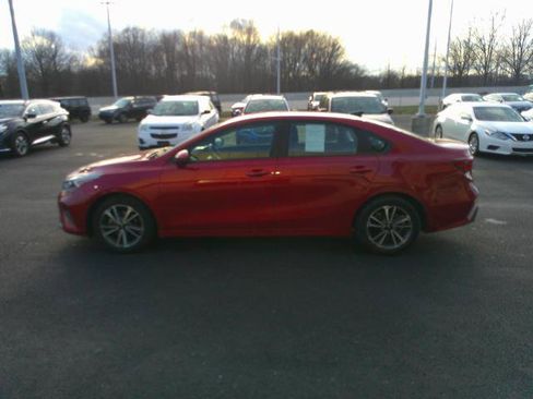 Used 2023 Kia Forte LXS image 3