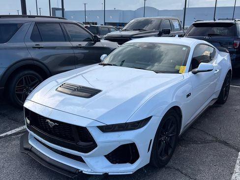 Used 2025 Ford Mustang GT Premium RWD image 1