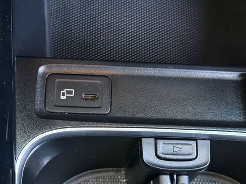 Used 2022 Mercedes-Benz GLB 250 image 19