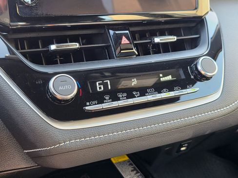 Used 2024 Toyota Corolla SE image 32