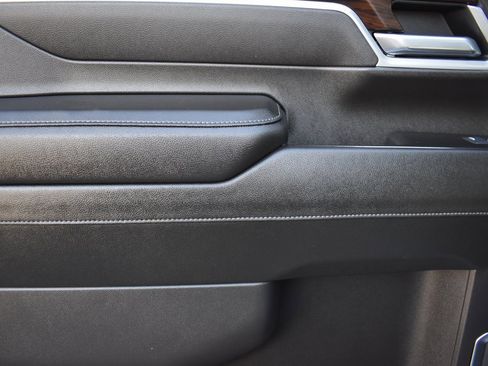 Used 2025 GMC Sierra 2500 SLT w/ SLT Premium Package image 8