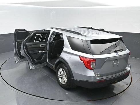 Used 2020 Ford Explorer XLT w/ Cold Weather Package AWD/4WD image 25