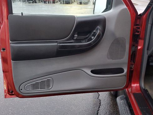 Used 2011 Ford Ranger XLT image 12