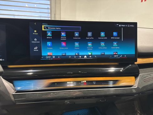 Used 2025 BMW i5 xDrive40 w/ Premium Package image 25