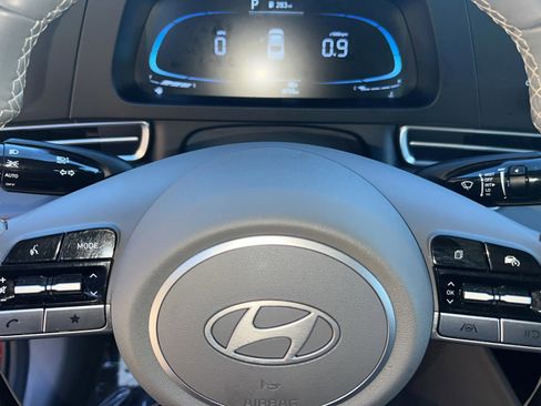 Certified 2025 Hyundai Elantra Sport image 12