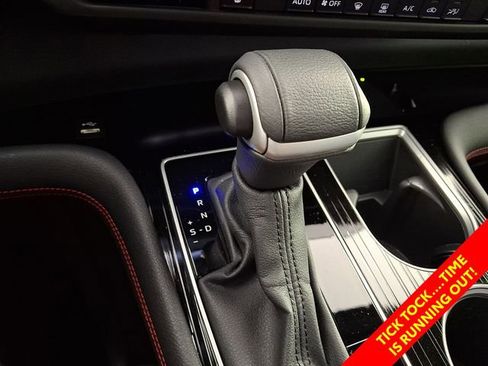 Certified 2025 Toyota Sienna XSE FWD image 21