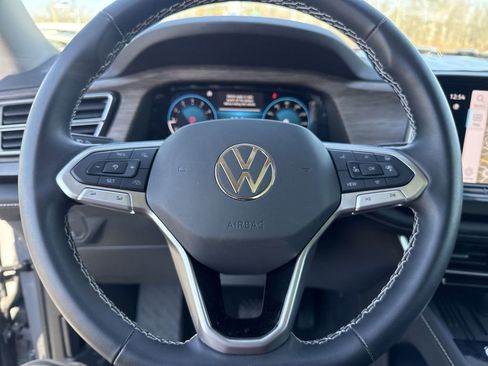 Certified 2025 Volkswagen Atlas SEL image 18