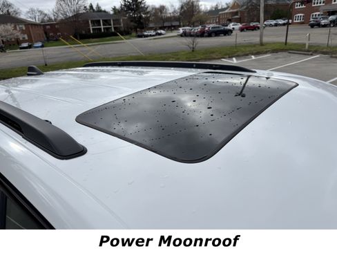 Used 2023 Jeep Grand Cherokee Altitude image 10