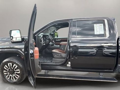Used 2024 GMC Sierra 2500 Denali Ultimate image 13
