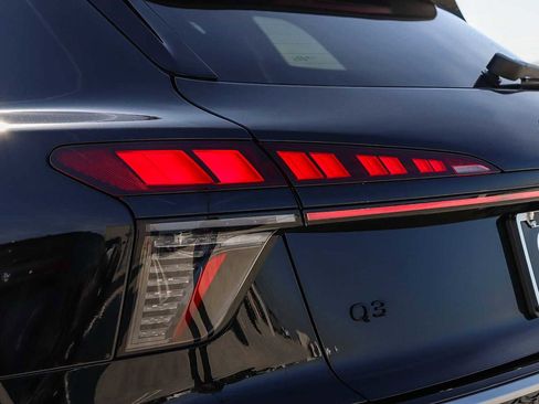 New 2026 Audi Q3 quattro 2.0T image 12