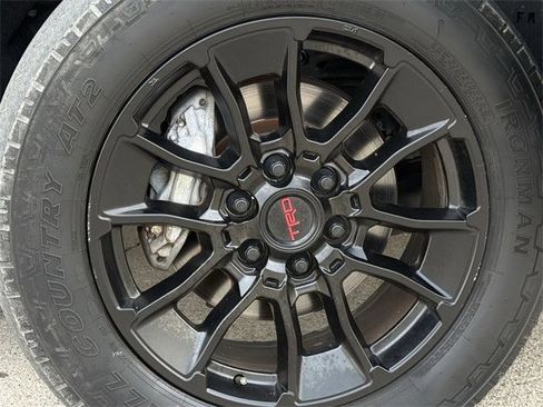 Used 2022 Toyota Tundra SR5 w/ SR5 Convenience Package image 13