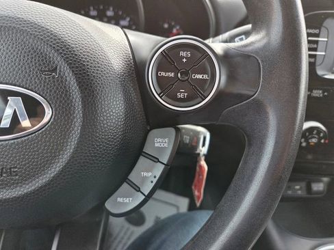 Used 2017 Kia Soul FWD image 19