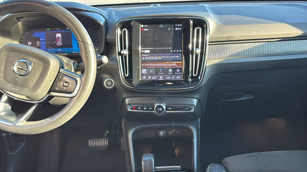Certified 2023 Volvo XC40 B5 Plus w/ Climate Package AWD/4WD image 5