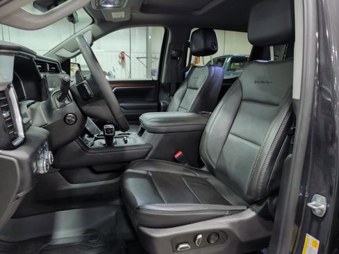 Used 2023 GMC Sierra 1500 Denali w/ Denali Reserve Package image 9