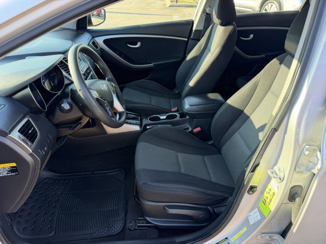 Used 2017 Hyundai Elantra GT FWD image 9
