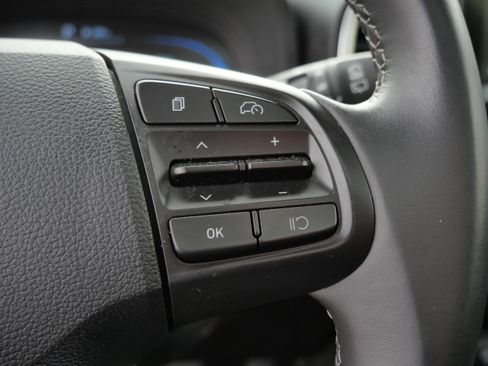 Used 2025 Hyundai Venue SEL FWD image 28