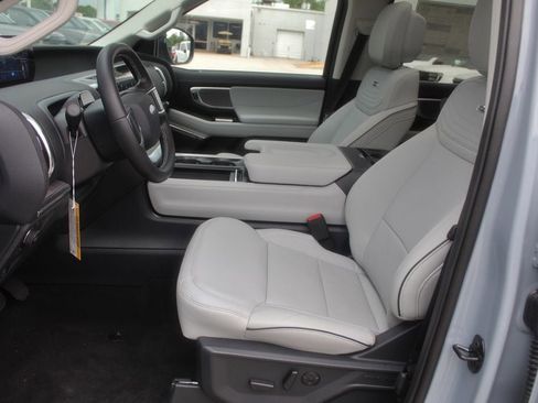 New 2026 Ford Expedition Platinum w/ Platinum Ultimate Package AWD/4WD image 13