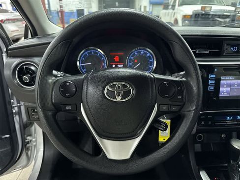 Used 2019 Toyota Corolla LE image 18