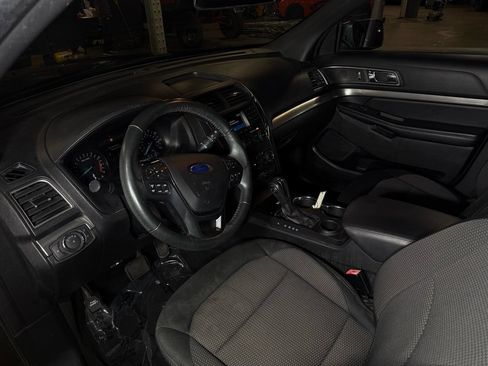 Used 2018 Ford Explorer XLT FWD image 11