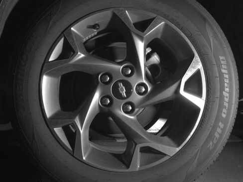 Used 2025 Chevrolet Trax LT w/ LT Convenience Package image 14