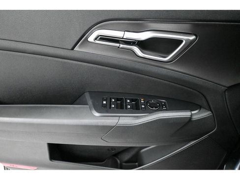 New 2026 Kia Sportage LX image 14