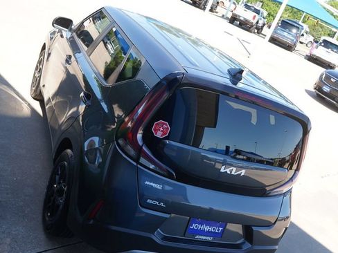 Used 2024 Kia Soul LX w/ Option Group 015 FWD image 10