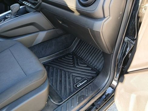 Used 2024 Chevrolet Colorado Trail Boss image 25