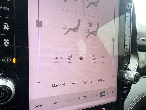 Used 2025 RAM 3500 Limited image 6