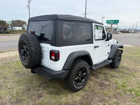 Certified 2022 Jeep Wrangler Sport AWD/4WD image 7