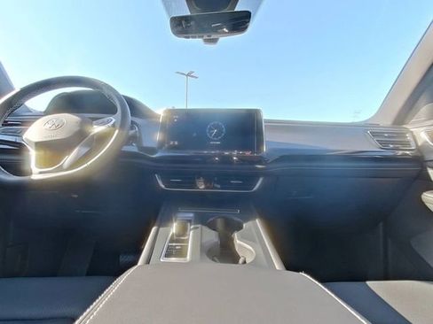 Used 2026 Volkswagen Atlas Cross Sport SE image 24