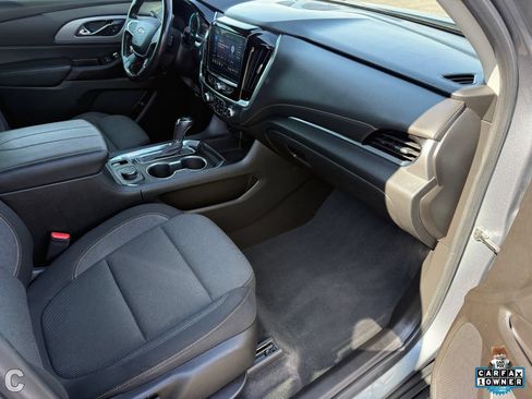 Used 2020 Chevrolet Traverse LT FWD image 32
