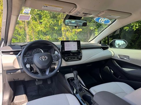 Used 2020 Toyota Corolla LE FWD image 9