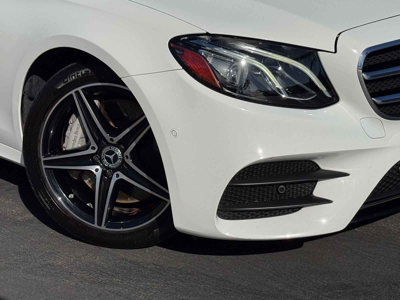 Used 2018 Mercedes-Benz E 300 image 2