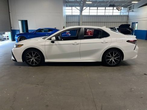 Used 2024 Toyota Camry SE FWD image 6