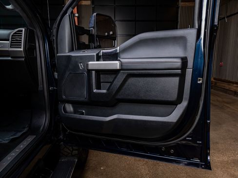 Used 2021 Ford F250 Platinum w/ FX4 Off-Road Package image 37