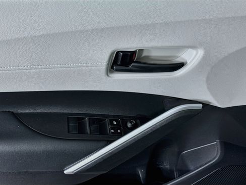 Certified 2022 Toyota Corolla Cross L AWD/4WD image 17