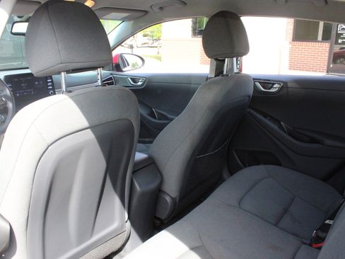 Used 2022 Hyundai Ioniq SE FWD image 26