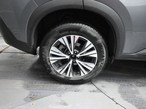 Used 2023 Nissan Rogue SV image 17