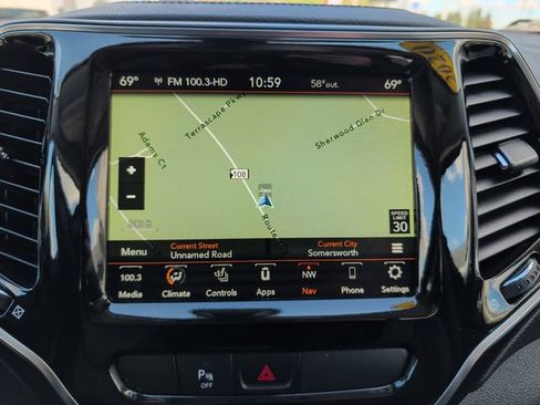 Used 2020 Jeep Cherokee Limited AWD/4WD image 24