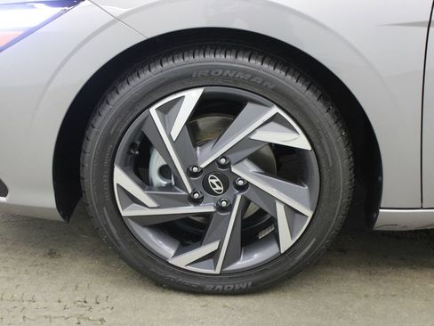 Used 2024 Hyundai Elantra Limited FWD image 30