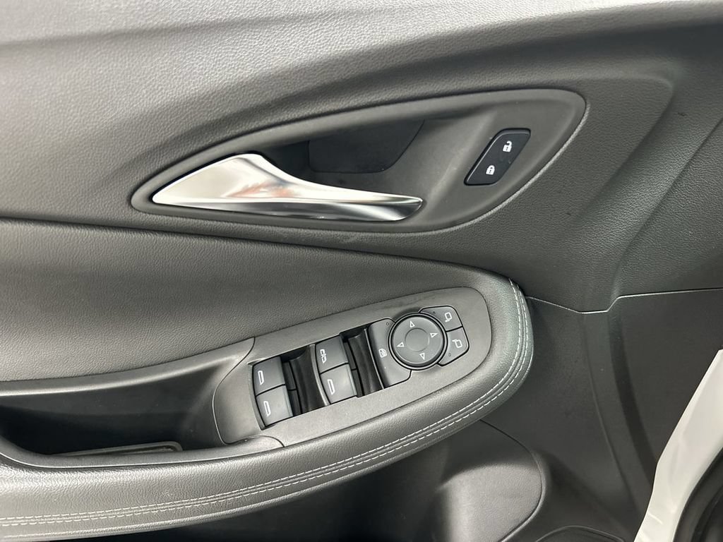 Certified 2024 Buick Encore GX Preferred FWD image 11