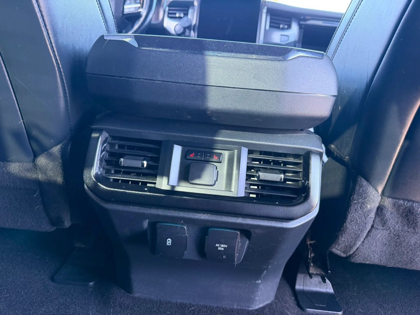 Used 2022 Ford F150 Lightning Platinum AWD/4WD image 19