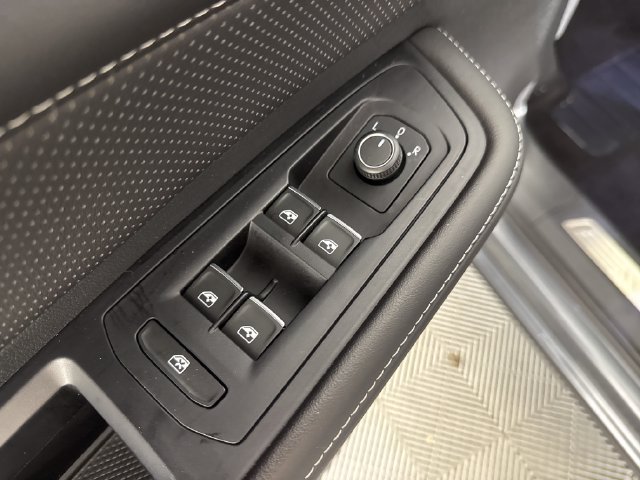 Used 2024 Volkswagen Atlas SEL AWD/4WD image 30