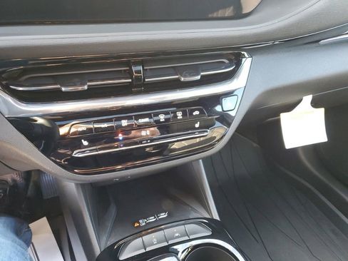 Used 2025 Buick Envista Avenir image 21