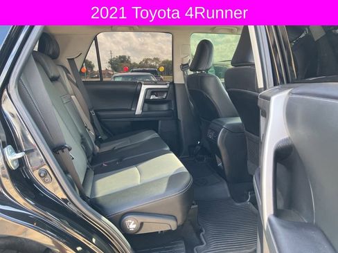 Used 2021 Toyota 4Runner SR5 Premium image 13