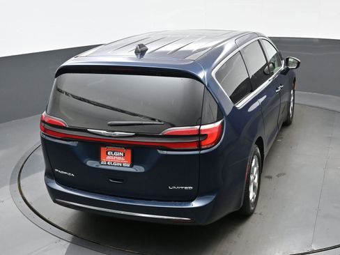 Used 2024 Chrysler Pacifica Limited image 35